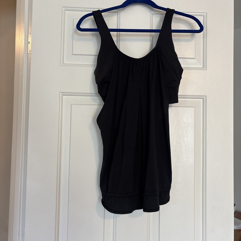 Lululemon Tank Top Womens Size‎ 6 Black 2 in 1 Built In Shelf Bra